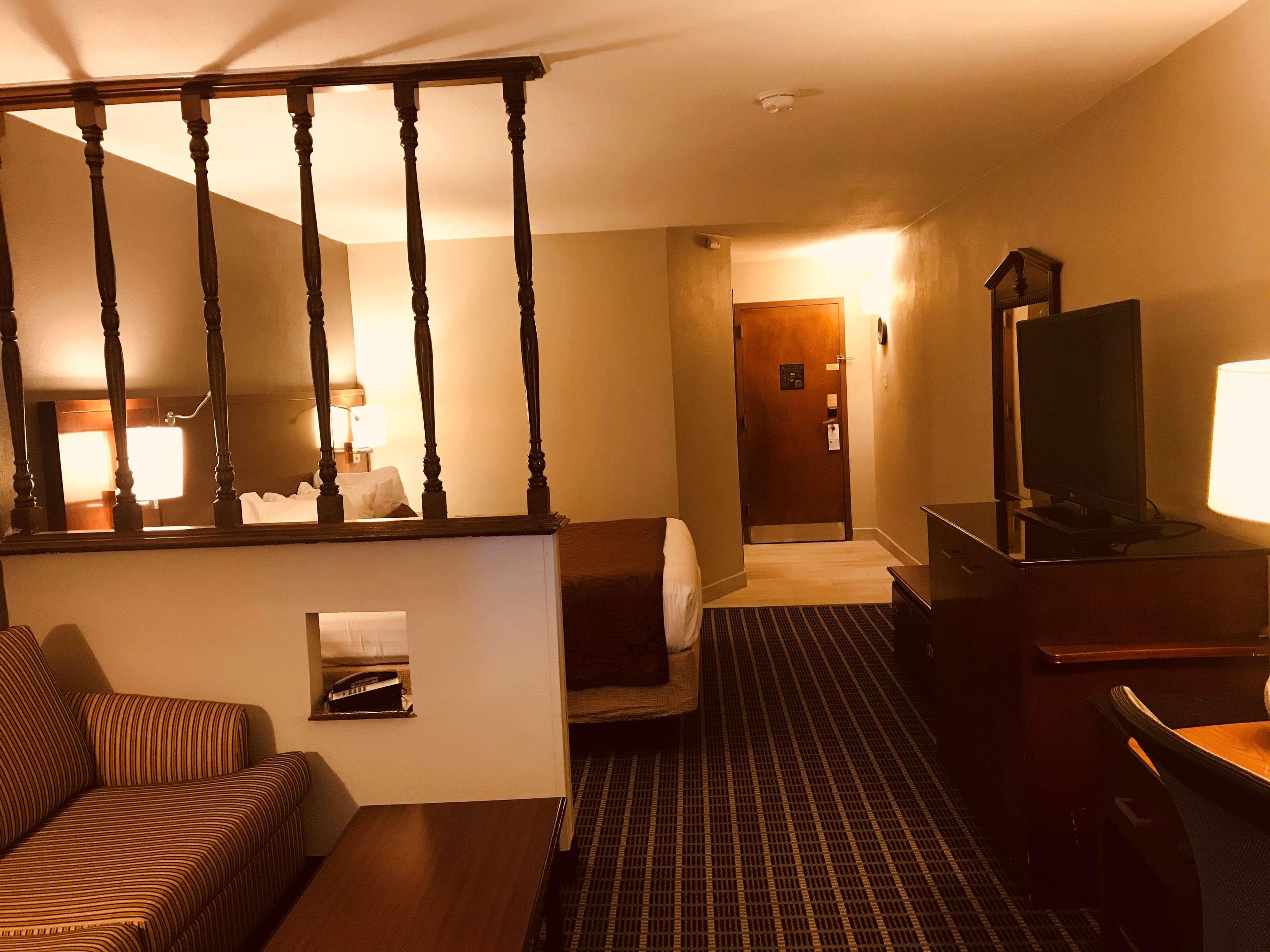 Surestay Plus Hotel By Best Western Greenwood Extérieur photo