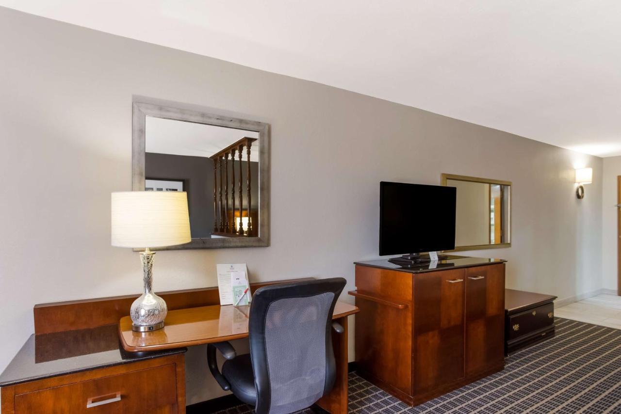 Surestay Plus Hotel By Best Western Greenwood Extérieur photo