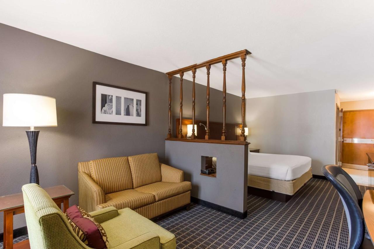 Surestay Plus Hotel By Best Western Greenwood Extérieur photo