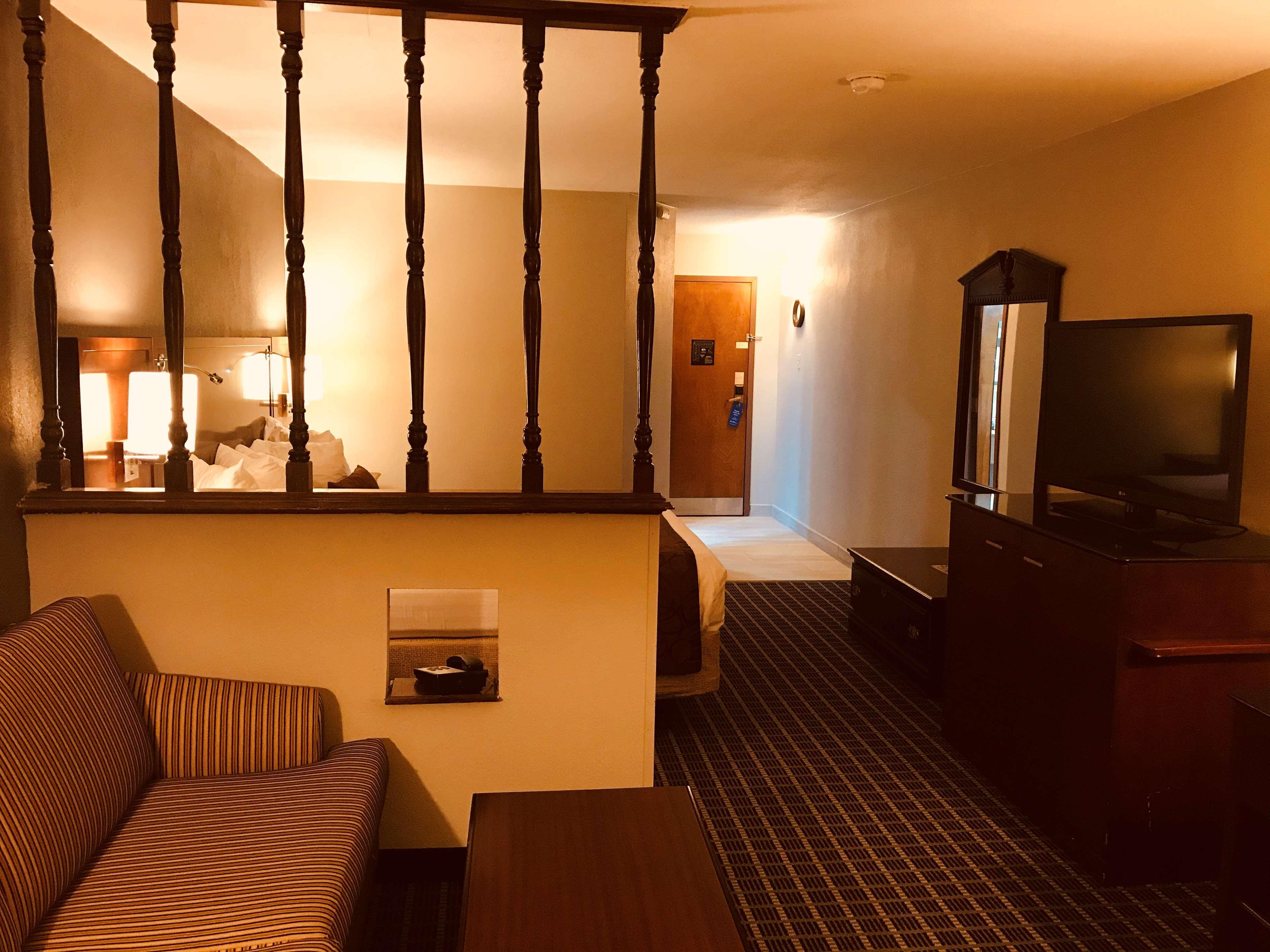 Surestay Plus Hotel By Best Western Greenwood Extérieur photo